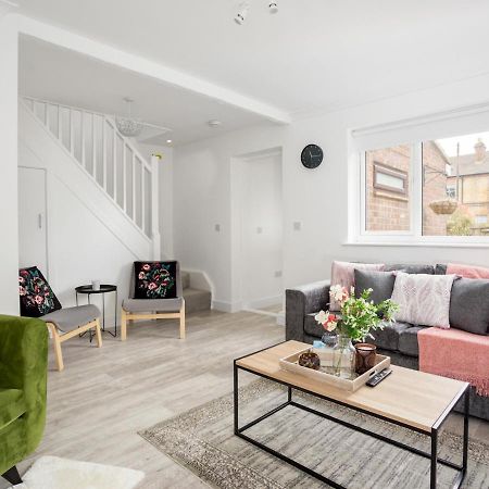 Pass The Keys Spacious And Very Modern Family Home, Central Windsor Buitenkant foto