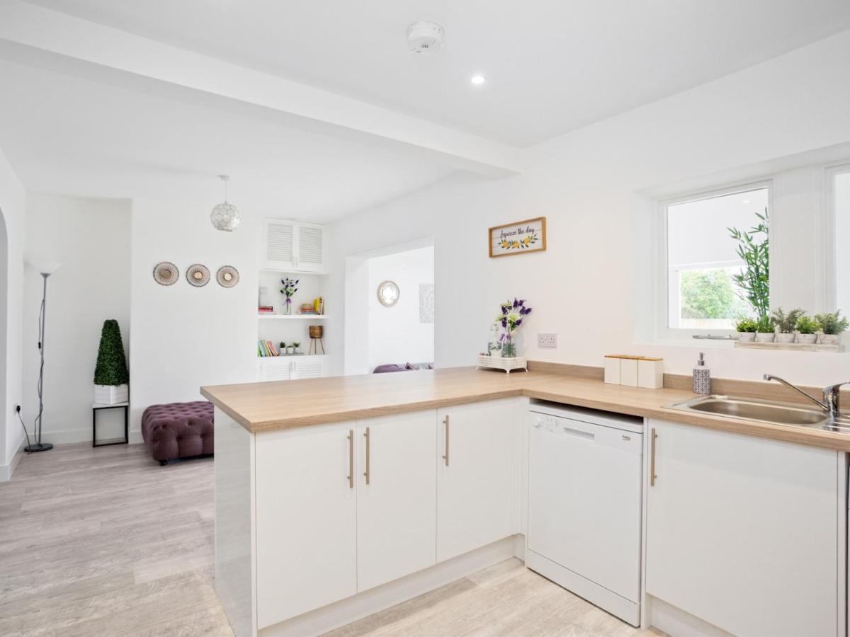 Pass The Keys Spacious And Very Modern Family Home, Central Windsor Buitenkant foto