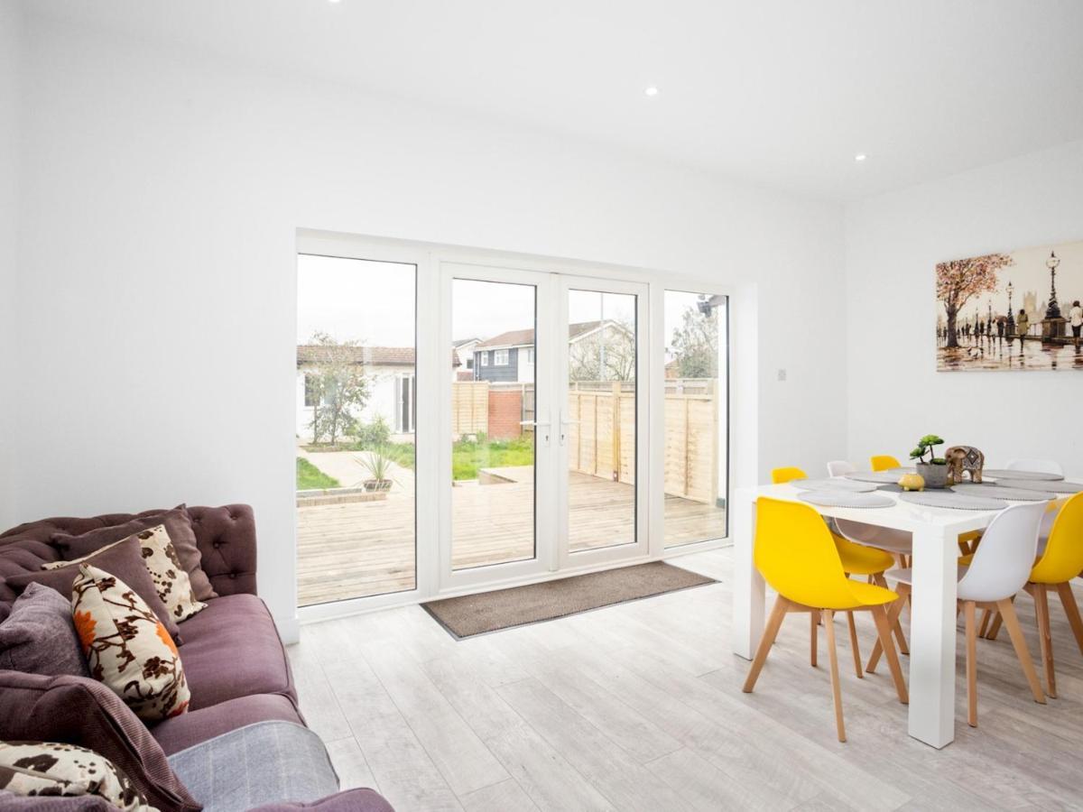 Pass The Keys Spacious And Very Modern Family Home, Central Windsor Buitenkant foto
